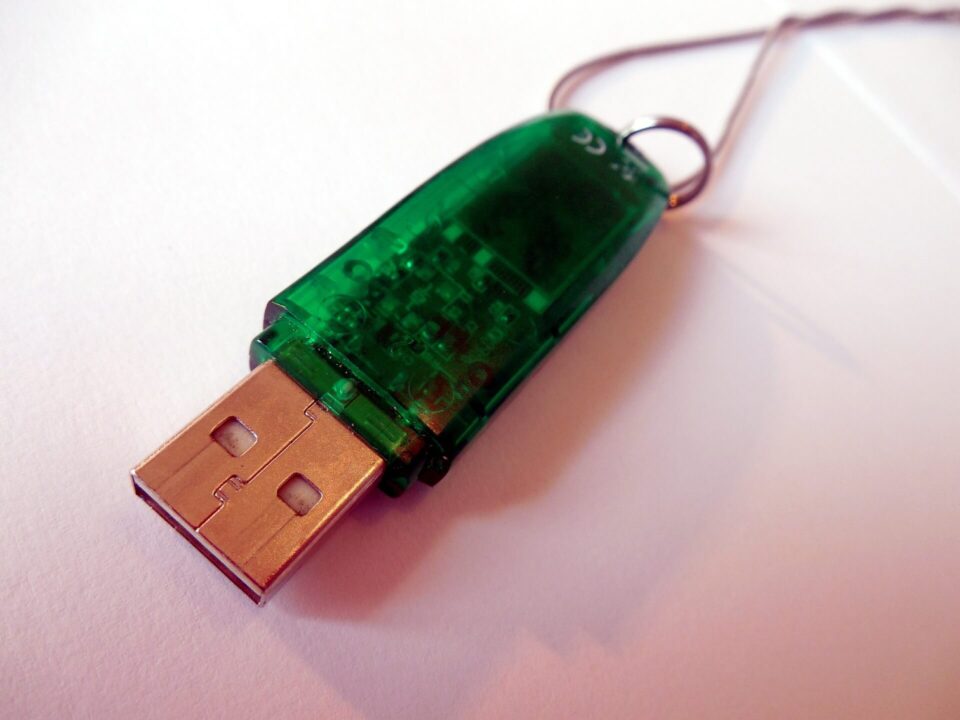 BusKill | USB Cable Kill Switch